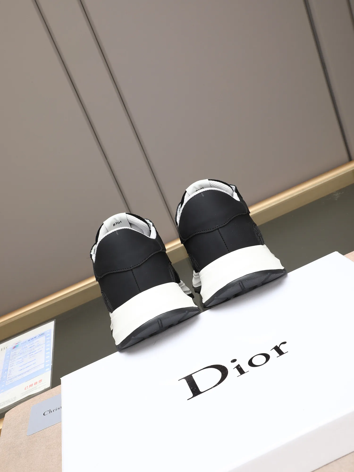 Men's shoes 💰P460 Dior's avant-garde and versatile fashionable men's shoes are privately modeled, calfskin stitched with Dior's special waterproof fabric, fashionable, simple, elegant, trendy, eye-catching, and pursuing class. It will subvert old ideas and be a must-have for fashionistas who want to spend time with you! Must keep it for yourself! High-end comfort but low-end, high-end quality workmanship. Code number: 38-44 (45 customized) 3 colors for your choice [kiss][kiss][kiss]